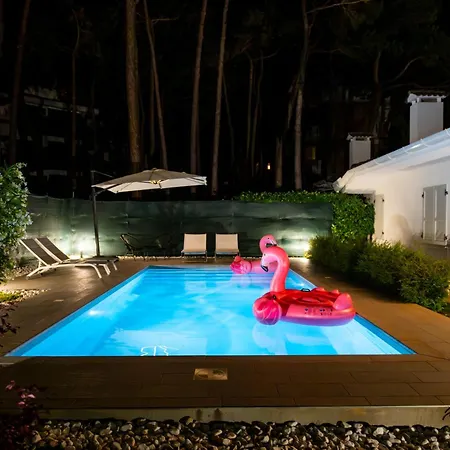 Luxury With Private Swimming Pool Close To The Beach Villa Lignano Sabbiadoro