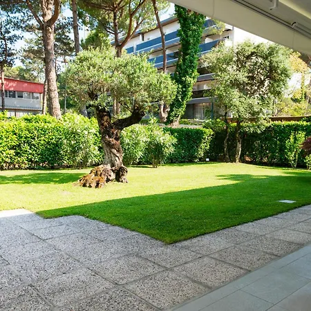 Luxury With Private Swimming Pool Close To The Beach Villa Lignano Sabbiadoro