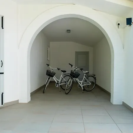 Luxury With Private Swimming Pool Close To The Beach Lignano Sabbiadoro