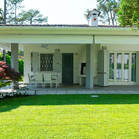 Luxury With Private Swimming Pool Close To The Beach Villa *