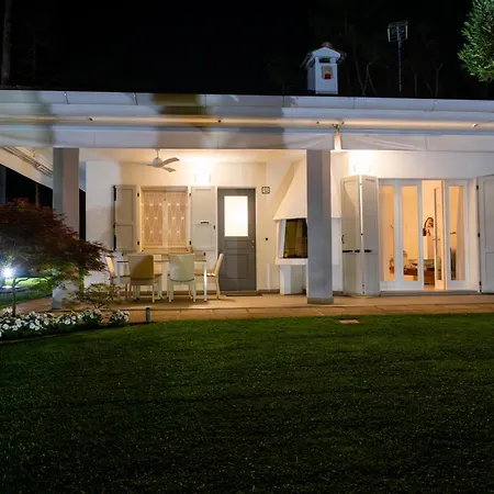 Luxury With Private Swimming Pool Close To The Beach *