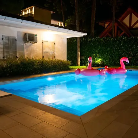 Villa Luxury With Private Swimming Pool Close To The Beach *