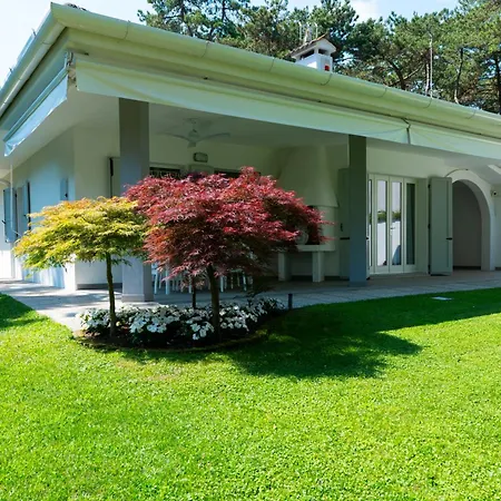 Vila Luxury With Private Swimming Pool Close To The Beach *